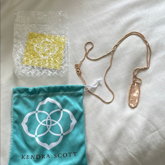 Kendra Scott Jewelry - Kendra Scott Rose Gold Necklace